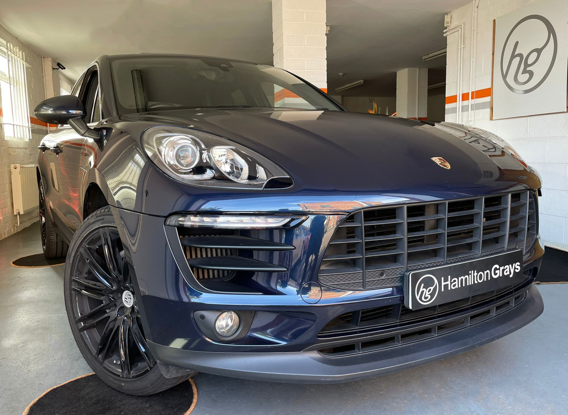 2018 (18) Porsche Macan 3.0 V6 S PDK 4WD. In Night Blue Metallic with Contrasting Garnet Red and Black Full Leather. Just 28k.. FPSH.  (SOLD)