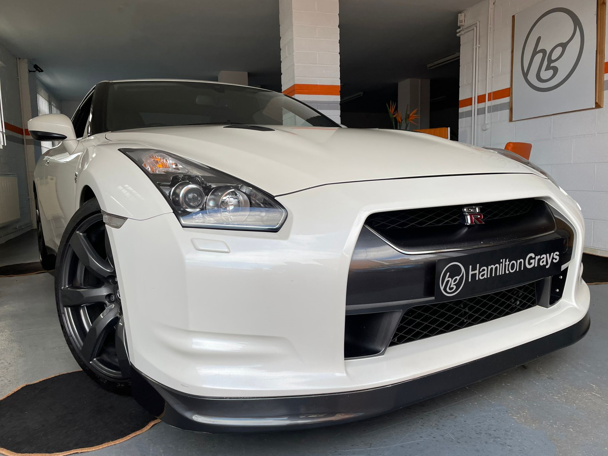 2010 (60) Nissan GT-R 3.8 V6 Premium [JMI 1100R] Auto. In Pearl White with Black / Red Leather. 64k.. Full JMI Build @ 56k / 1,070 bhp.. Fully Documented. Tracker Fitted. £64,950