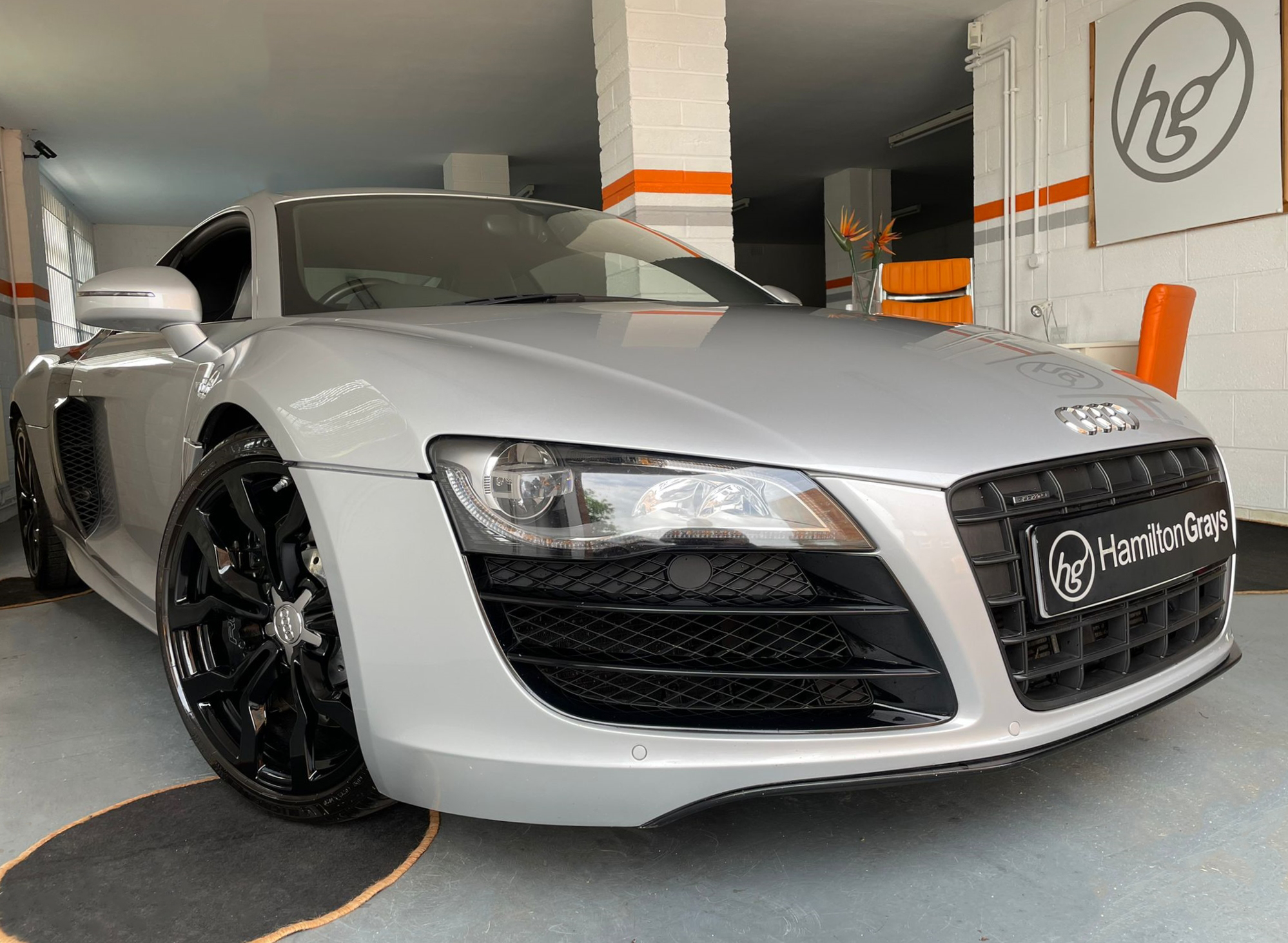 2011 (11) Audi R8 5.2 FSI V10 Manual quattro. Finished in Striking Ice Silver, with Full Black Fine Nappa Leather. 46k.. FSH. Great Example.. £59,950