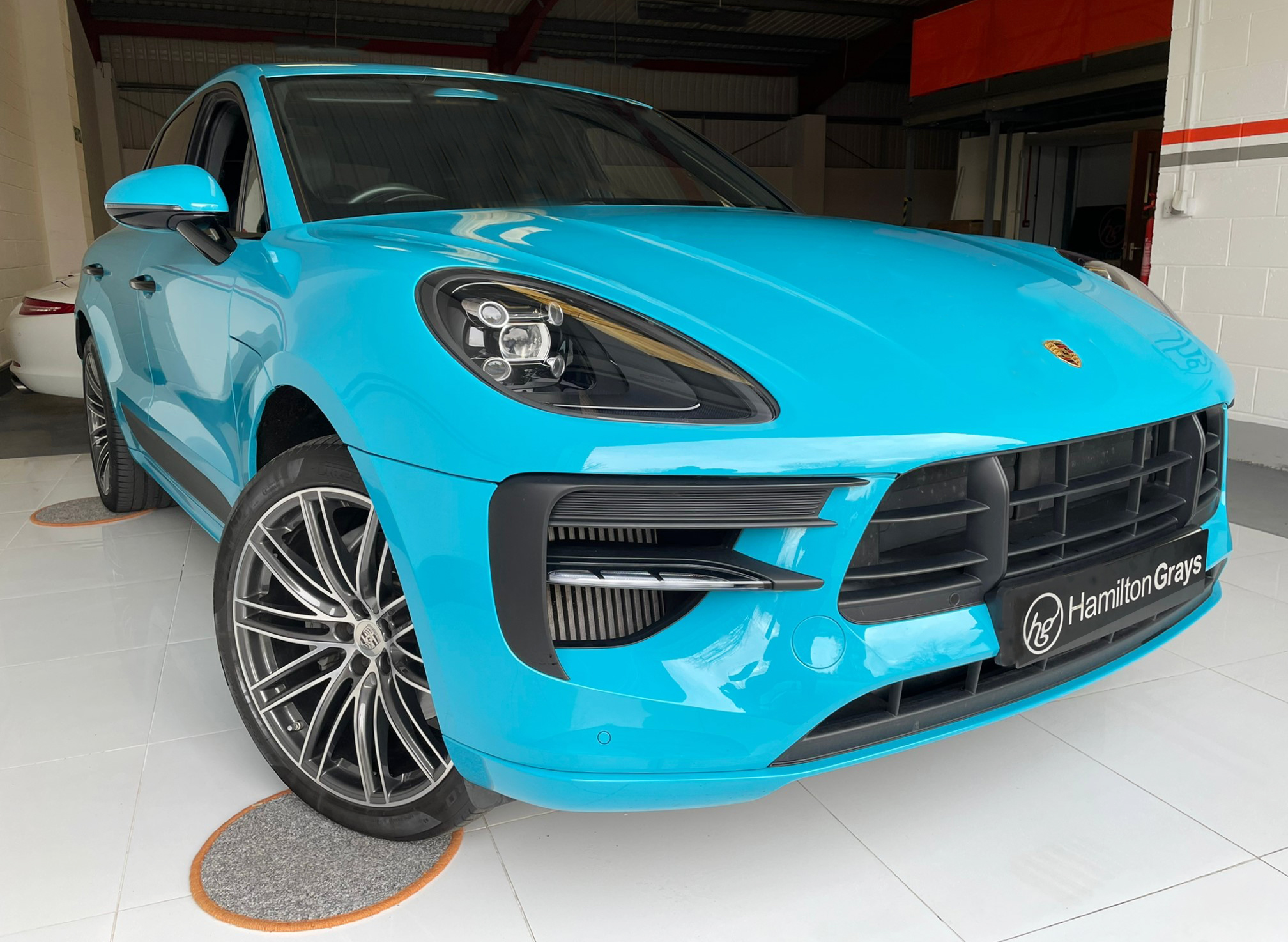 2020 (70) Porsche Macan 3.0T V6 S PDK 4WD. In Striking Miami Blue Metallic with Full Black Leather Interior. 19k.. FPSH. Great Spec’. £58,950