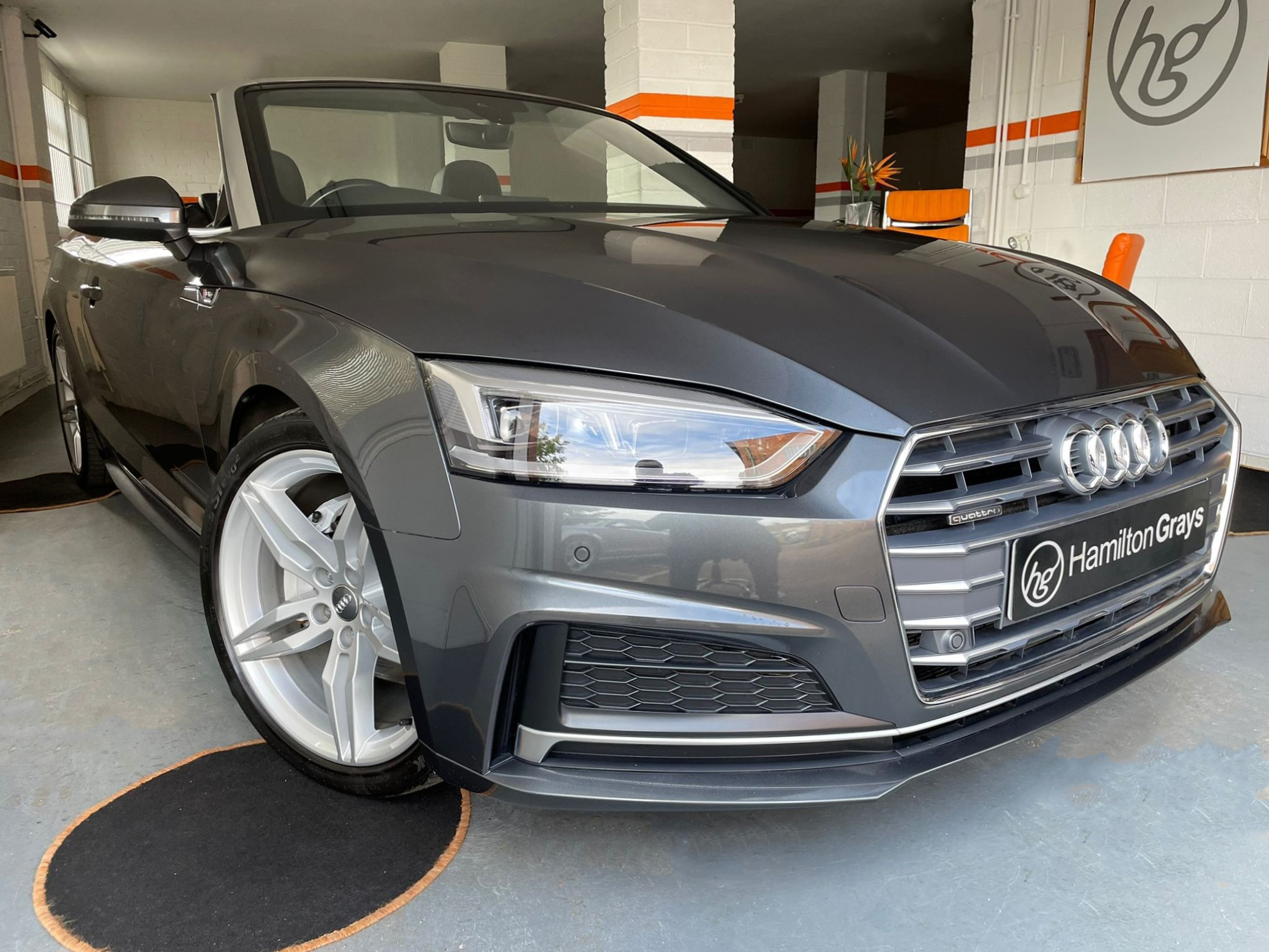 2020 (20) Audi A5 Cabriolet 2.0 TDI 40 S line STronic quattro. In Daytona Grey with Contrasting Black Folding Roof. Alcantara / Leather Black Upholstery. FASH.. 26k. 1 Owner Car. £34,950