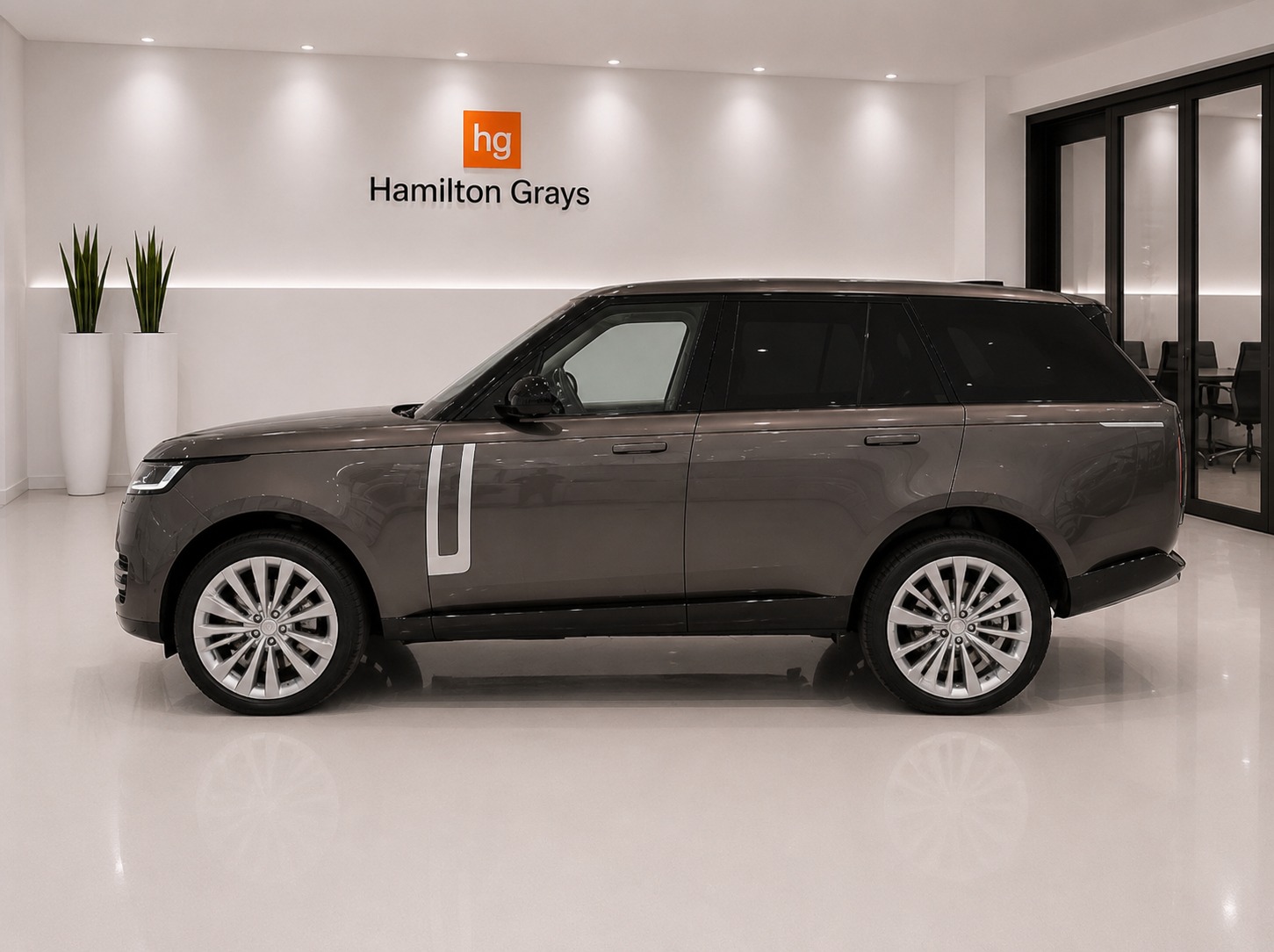2022 (72) Range Rover 3.0 D350 MHEV First Edition Diesel Auto 4WD. Charente Brown Grey with Ebony Leather. Ghost Immobiliser.. £79,950